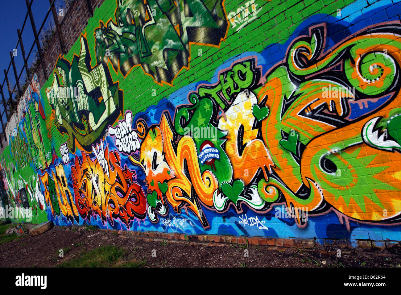 Detail Graffiti Spray Paint Art Nomer 30