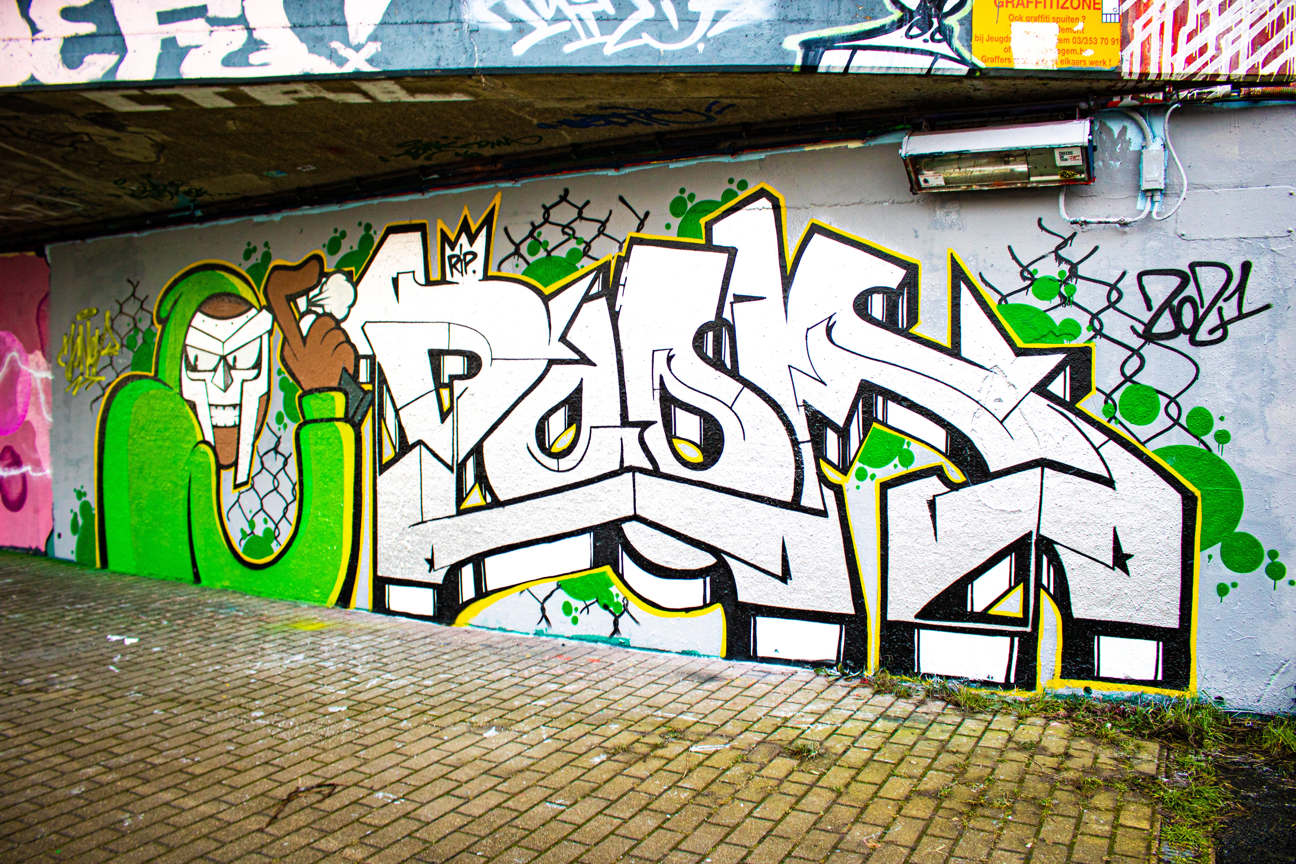 Detail Graffiti Spuiten Nomer 20