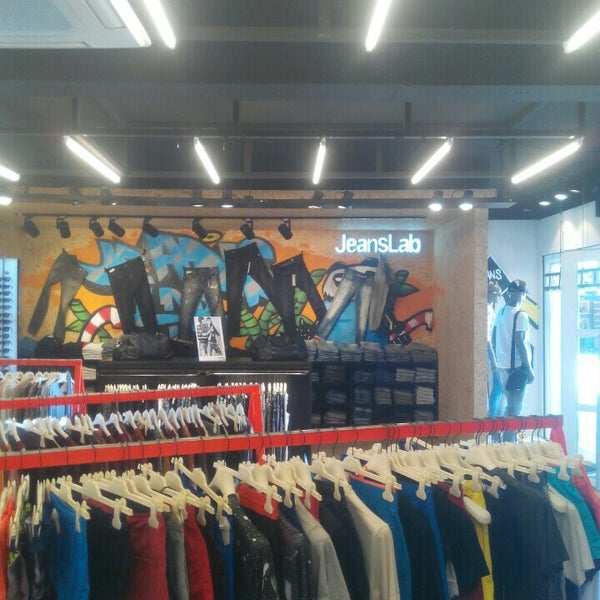 Detail Graffiti Store Balikpapan Nomer 44