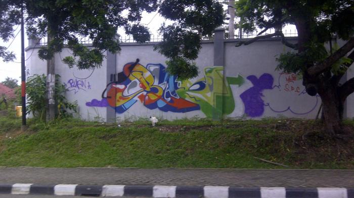 Detail Graffiti Sudt Rmah Nomer 38