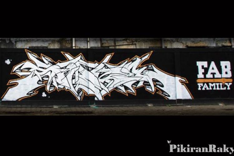 Detail Graffiti Sulit Dibaca Nomer 7