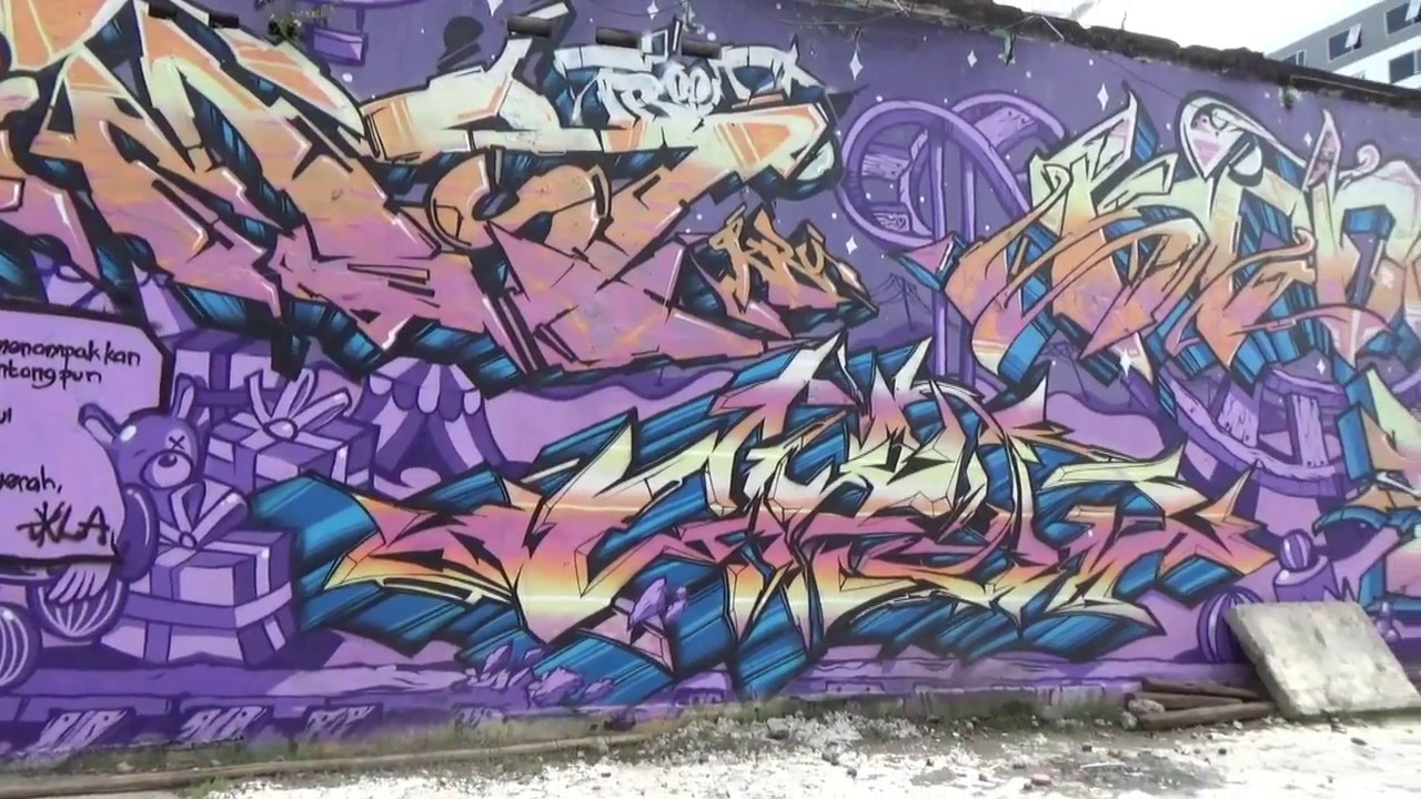 Detail Graffiti Surat Cinta Untuk Starla Nomer 4