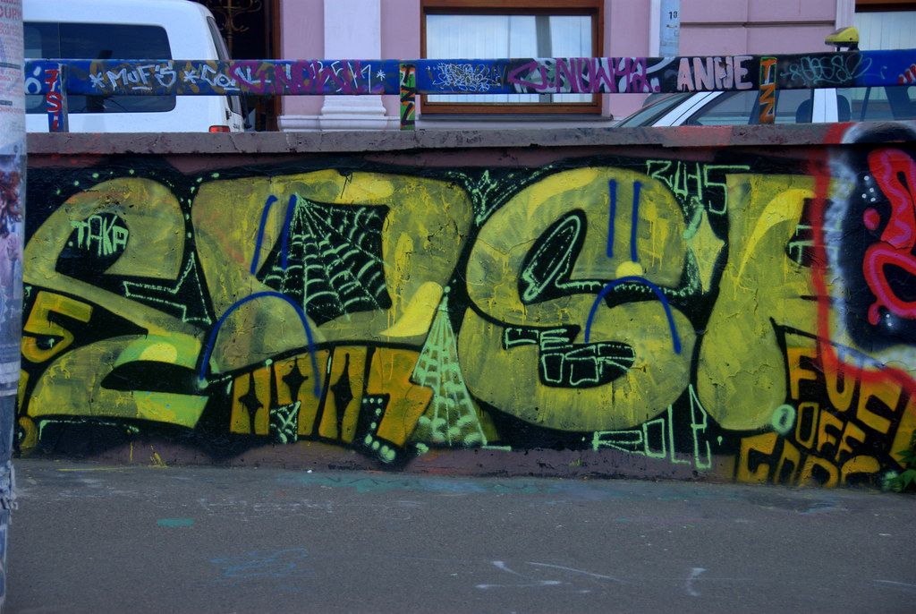 Detail Graffiti Tarantula Nomer 39