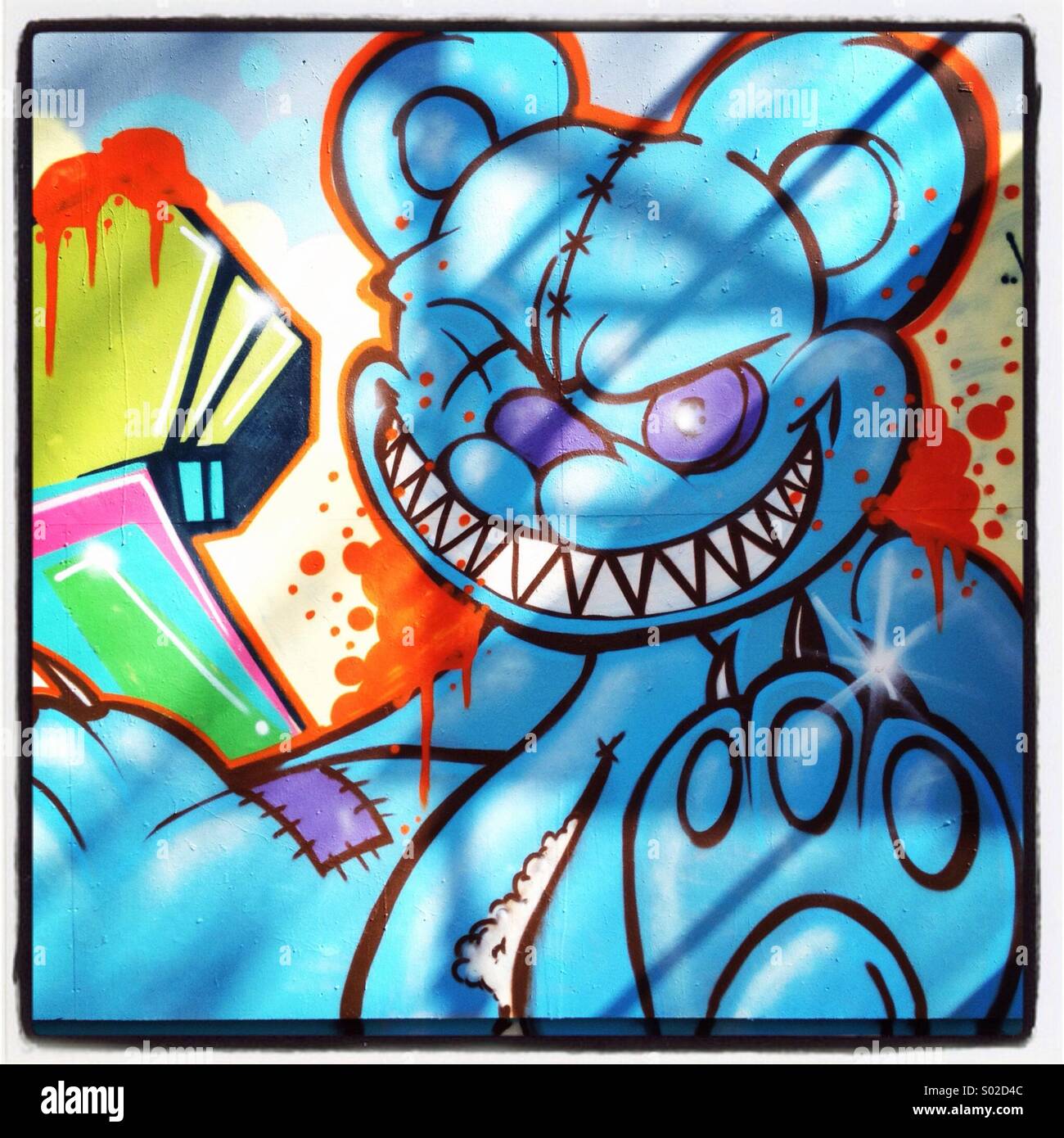 Detail Graffiti Teddy Bear Mask Nomer 16