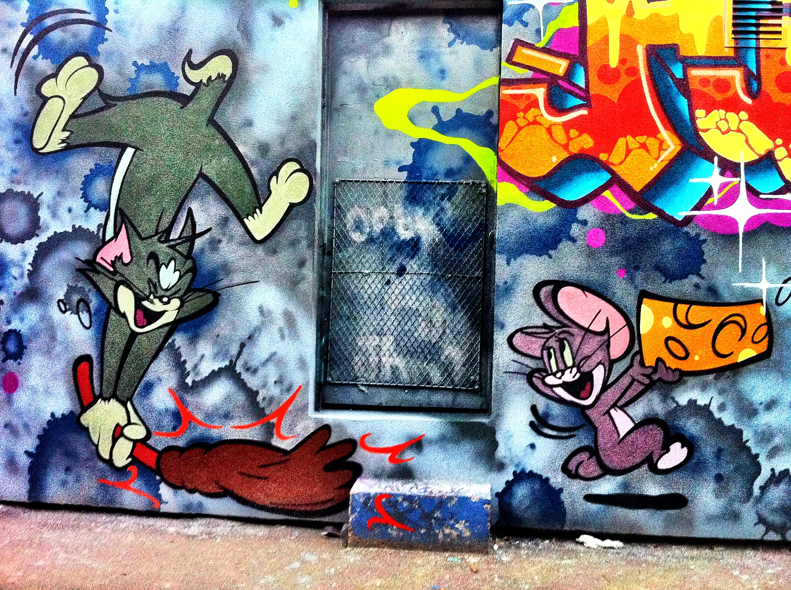 Detail Graffiti Tom And Jerry Nomer 16