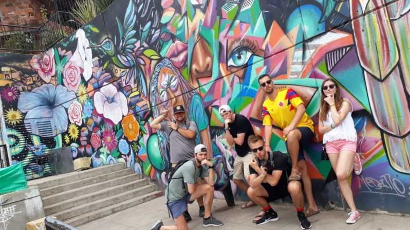 Detail Graffiti Tour Medellin Nomer 3