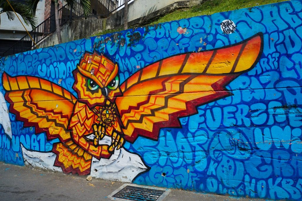 Detail Graffiti Tour Medellin Nomer 10