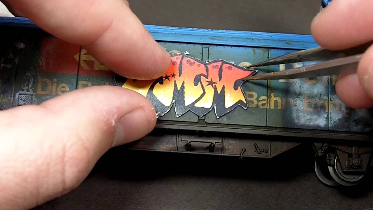 Detail Graffiti Toy Train Nomer 16