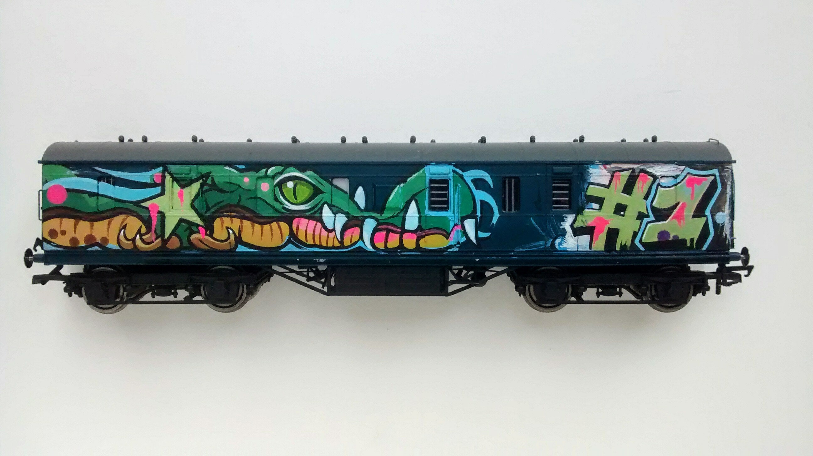 Detail Graffiti Toy Train Nomer 41
