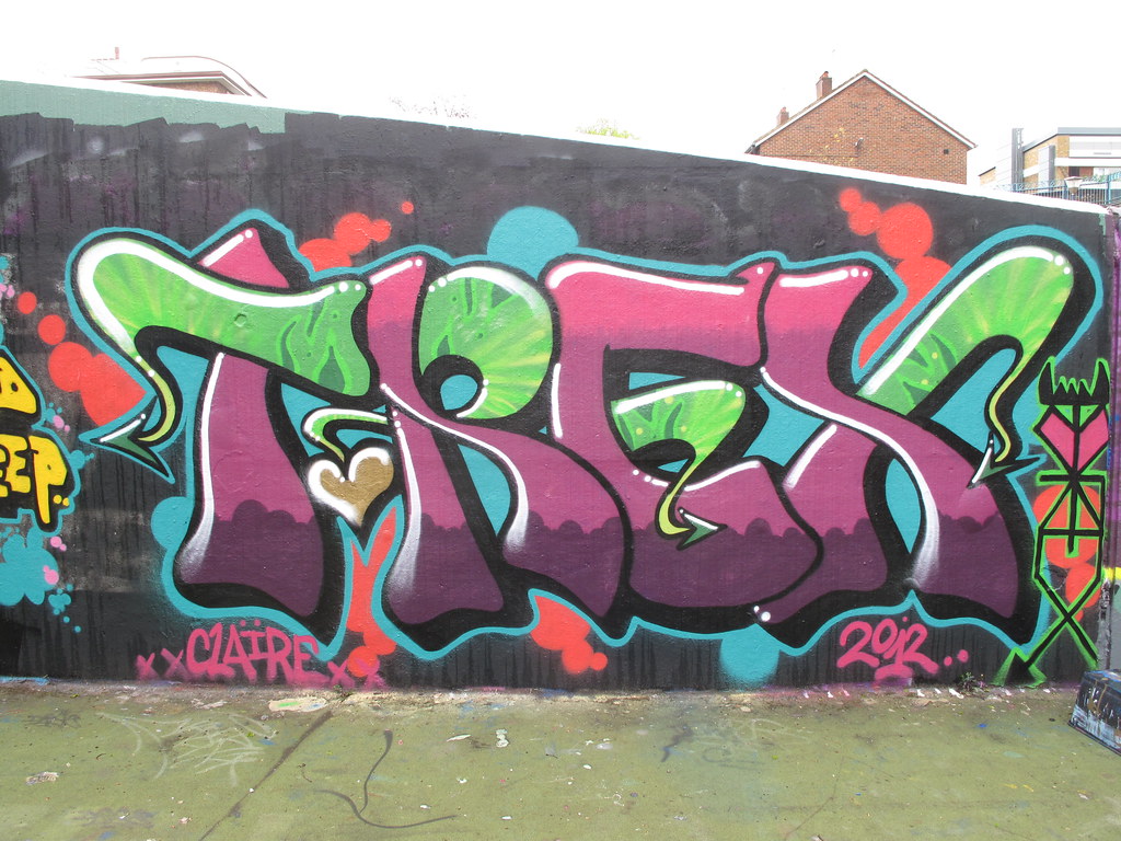 Detail Graffiti Trex Nomer 5