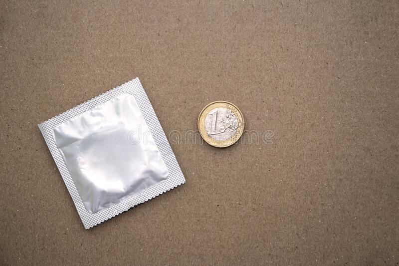 Detail Gold Circle Coin Condom Nomer 31