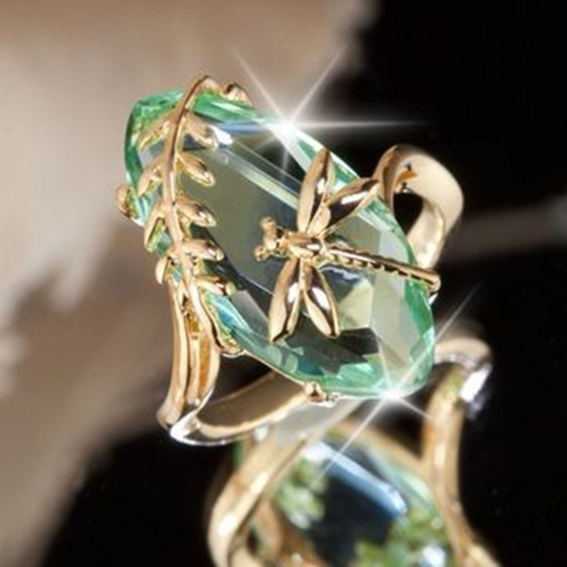 Detail Gold Dolphin Ring With Emerald Eyes Nomer 26