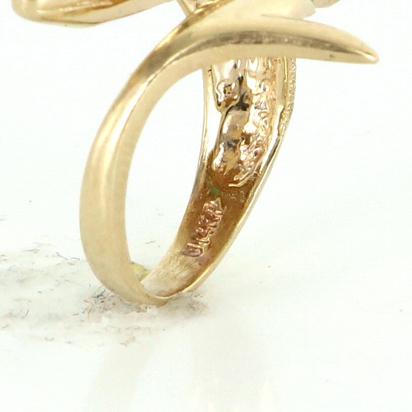 Detail Gold Dolphin Ring With Emerald Eyes Nomer 9