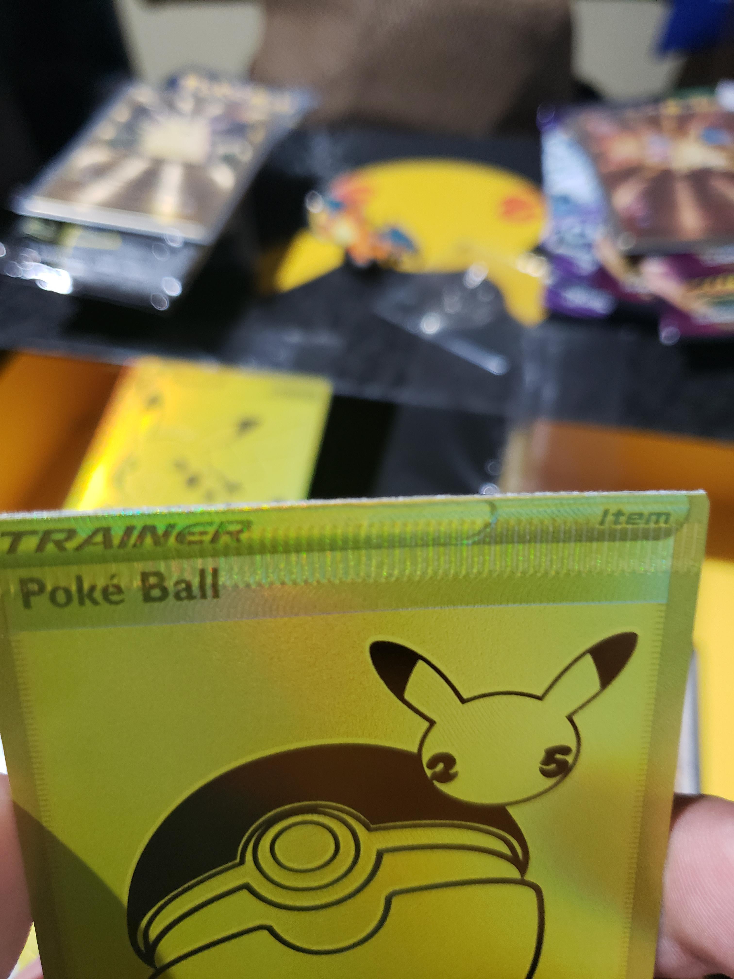 Detail Golden Pokeball Card Nomer 37