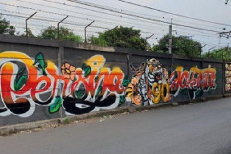 Detail Graffiti Tulisan Persija Nomer 20