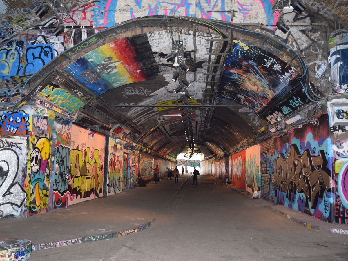 Detail Graffiti Tunnel London Nomer 16