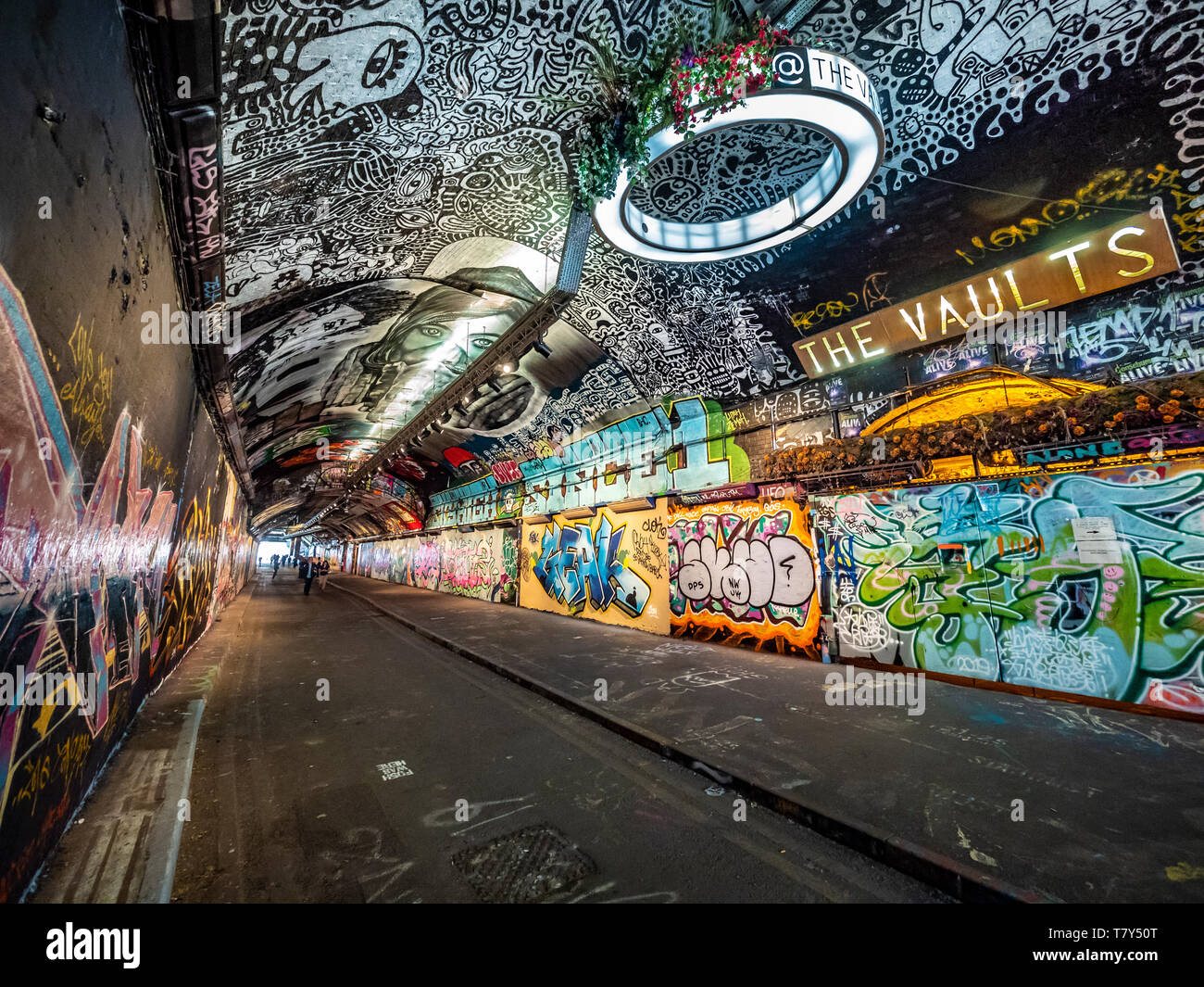 Detail Graffiti Tunnel London Leake Street Nomer 16