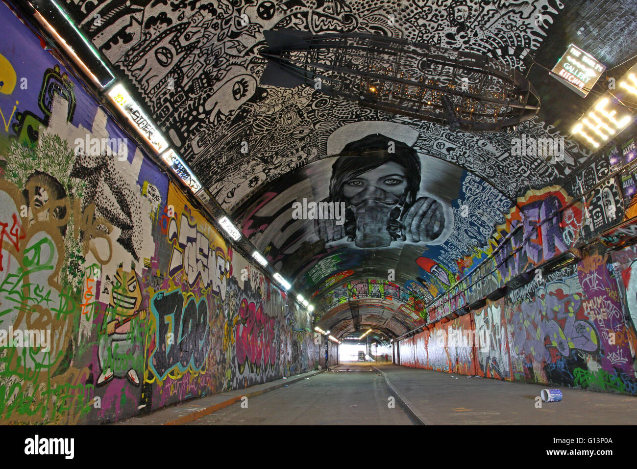 Detail Graffiti Tunnel London Leake Street Nomer 19