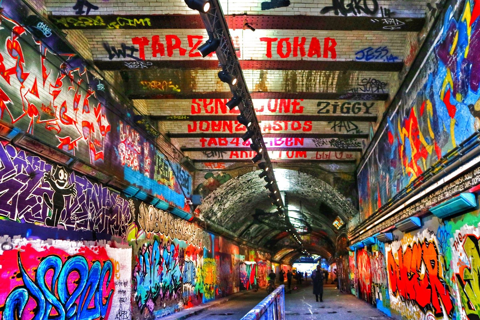 Detail Graffiti Tunnel London Leake Street Nomer 4