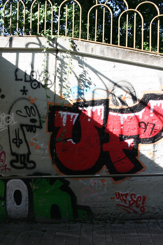 Detail Graffiti Ultras Frankfurt Nomer 7