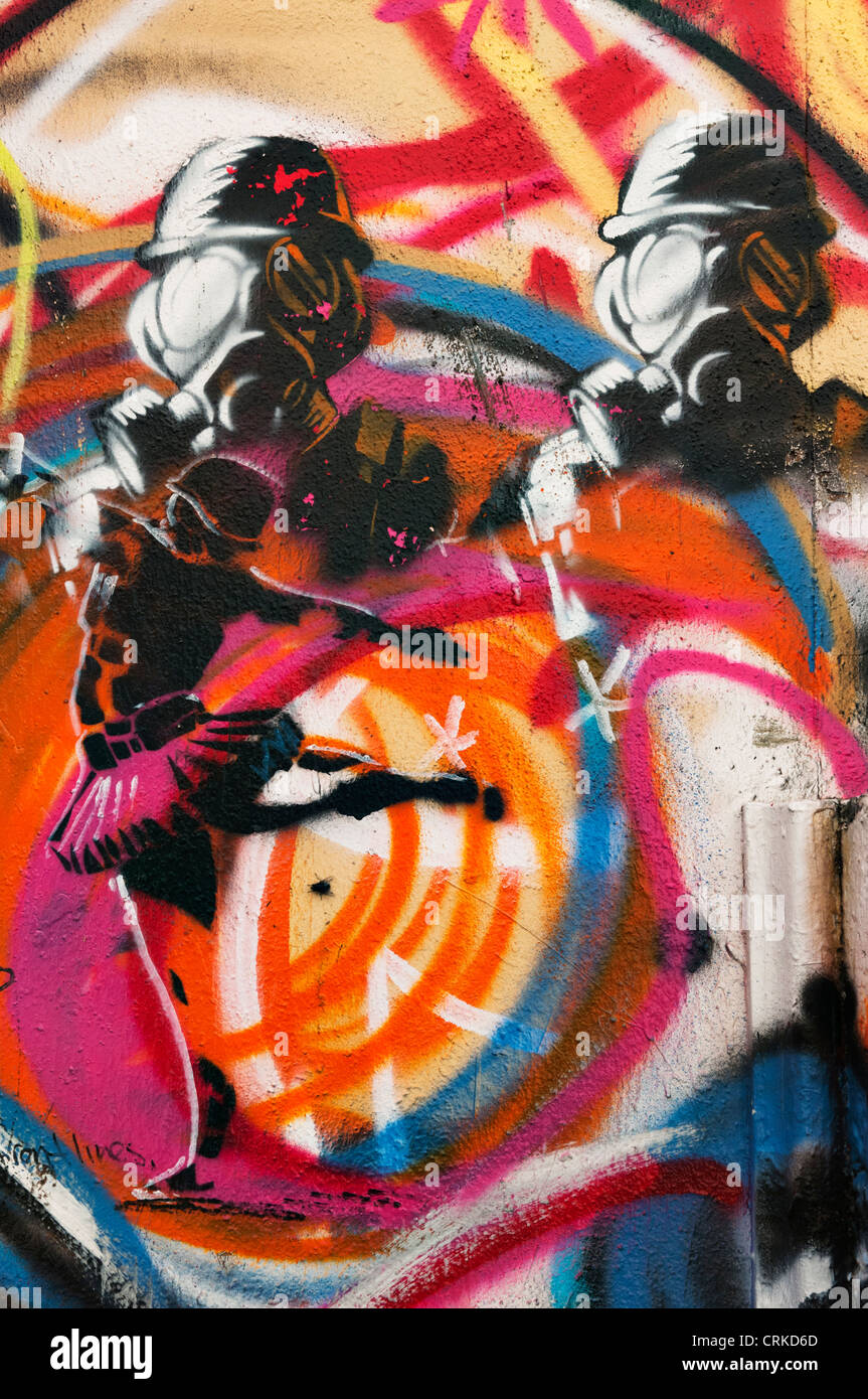 Detail Graffiti Vertical Nomer 23