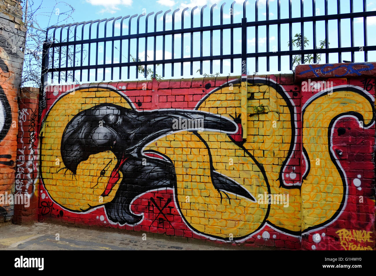 Detail Graffiti Wall Snake Nomer 20