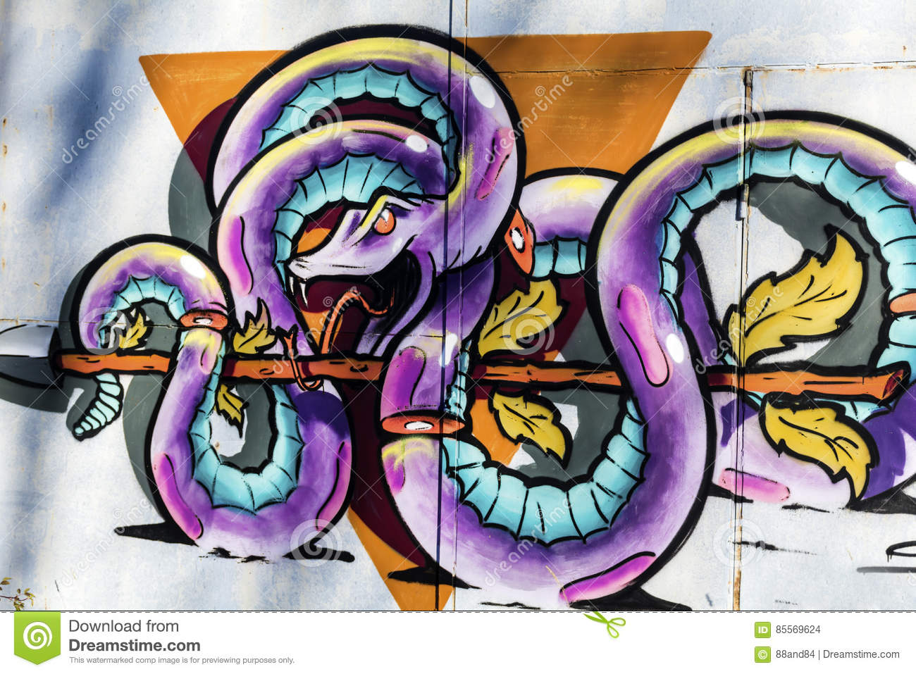 Detail Graffiti Wall Snake Nomer 8