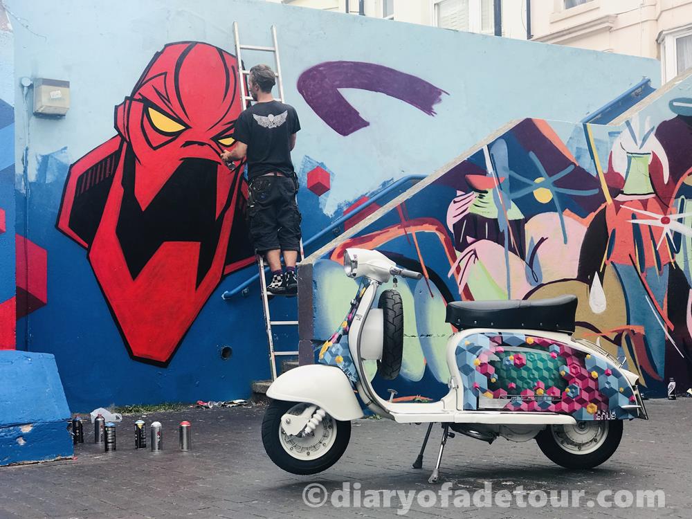 Detail Graffiti Wallpaper Vespa Nomer 11