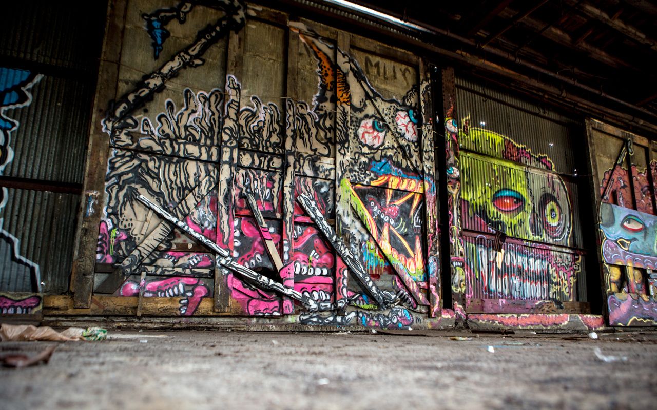 Detail Graffiti Warehouse Nomer 21