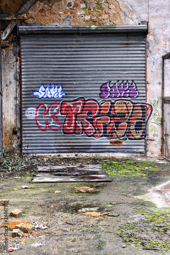 Detail Graffiti Warehouse Inventory Nomer 13