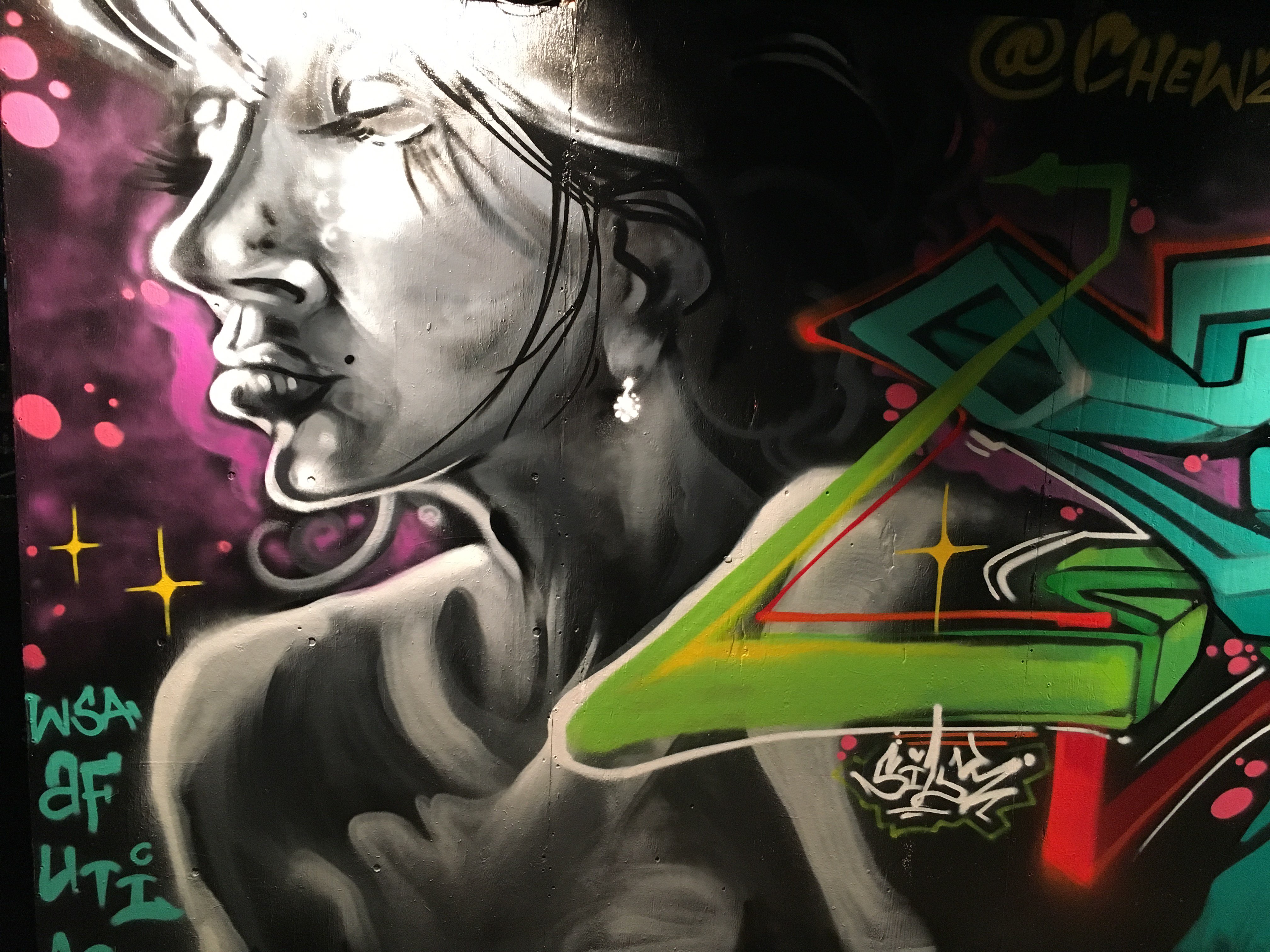 Detail Graffiti Wizard Wanita Nomer 9