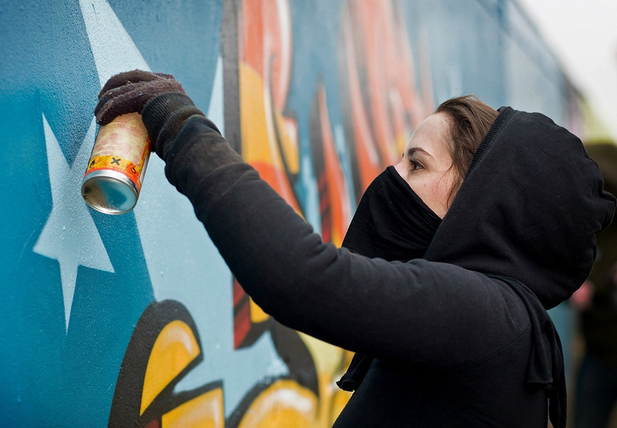 Detail Graffiti Women Art Nomer 29