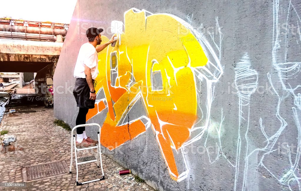 Detail Graffiti Yellow Paint Nomer 11