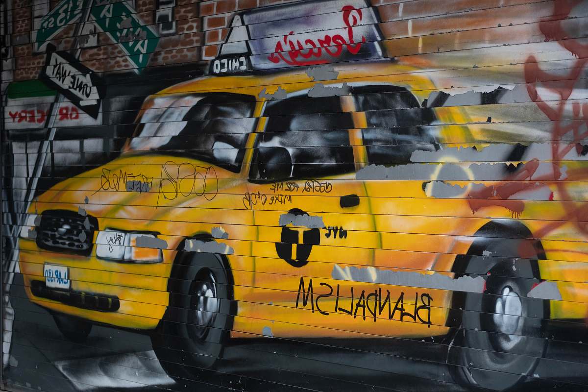 Detail Graffiti Yellow Paint Nomer 14