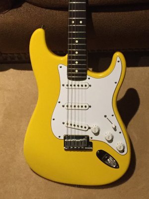 Detail Graffiti Yellow Strat Plus Nomer 15