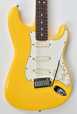 Detail Graffiti Yellow Strat Plus Nomer 17