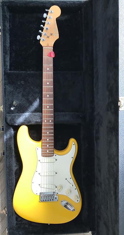 Detail Graffiti Yellow Strat Plus Nomer 18