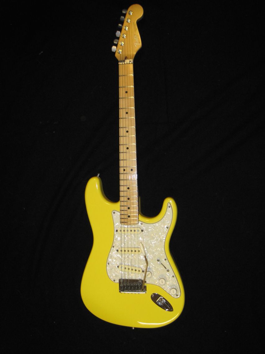 Detail Graffiti Yellow Strat Plus Nomer 27