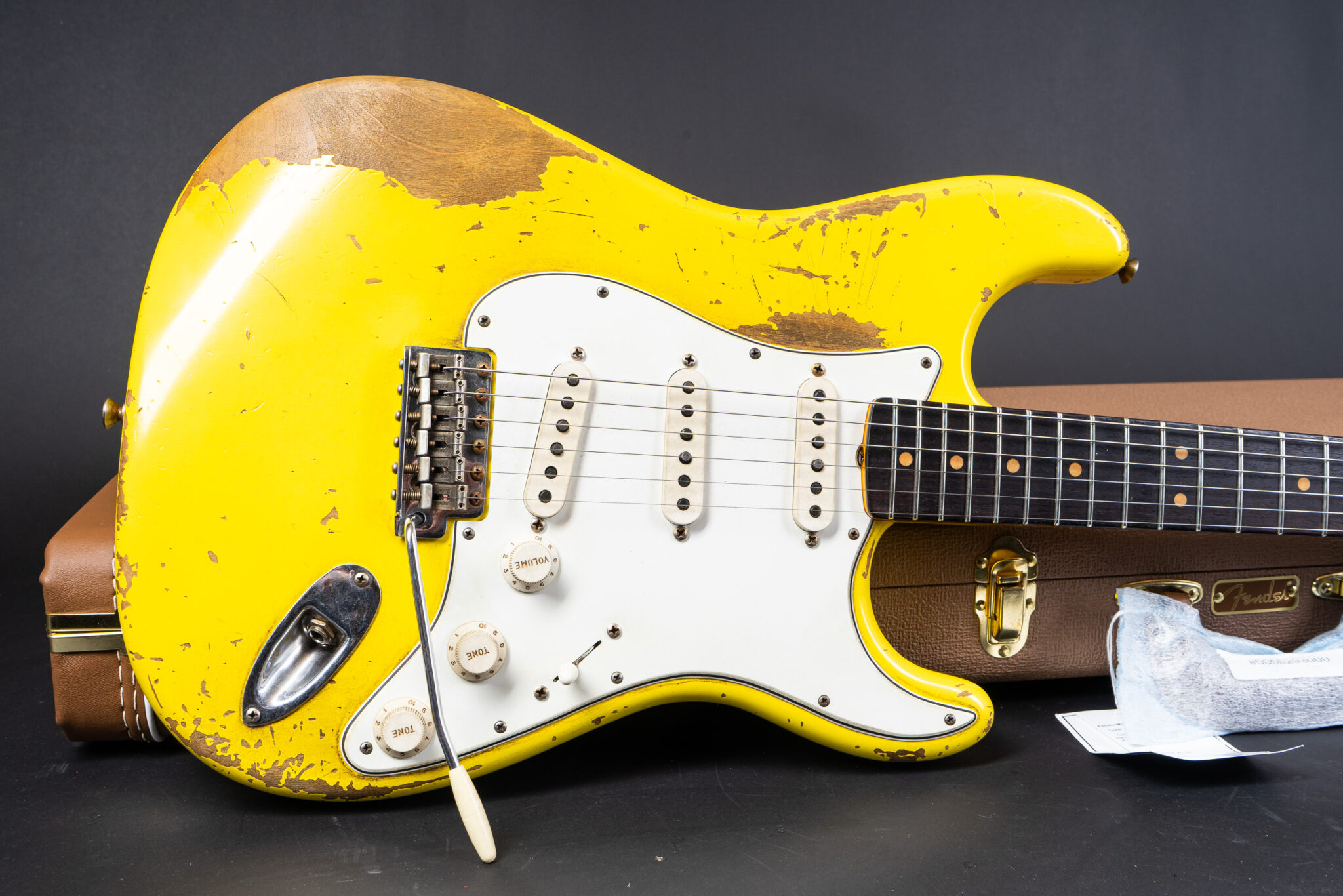 Detail Graffiti Yellow Strat Plus Nomer 29