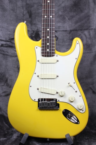 Detail Graffiti Yellow Strat Plus Nomer 7