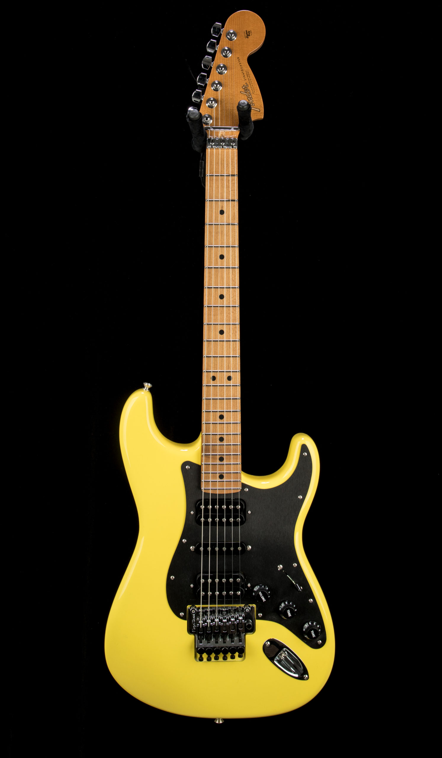 Detail Graffiti Yellow Stratocaster Nomer 31