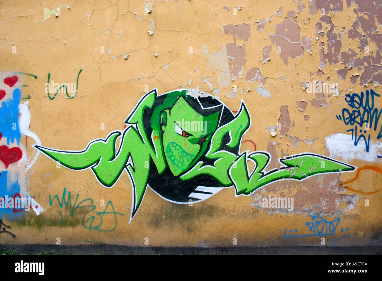 Detail Green Graffiti Nomer 12