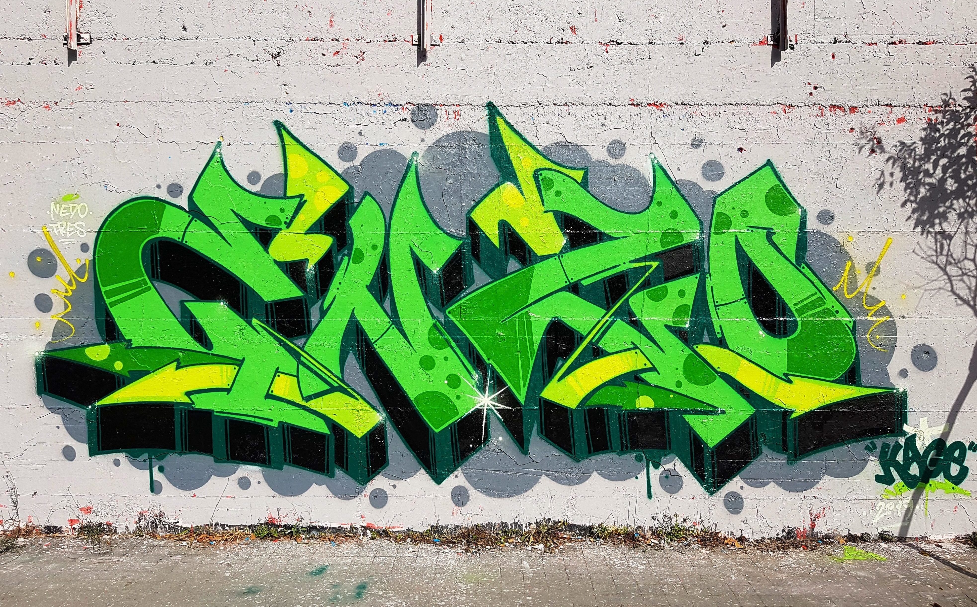 Detail Green Graffiti Art Nomer 6