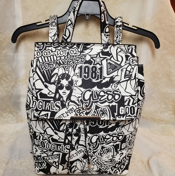 Detail Guess Graffiti Bag Nomer 39