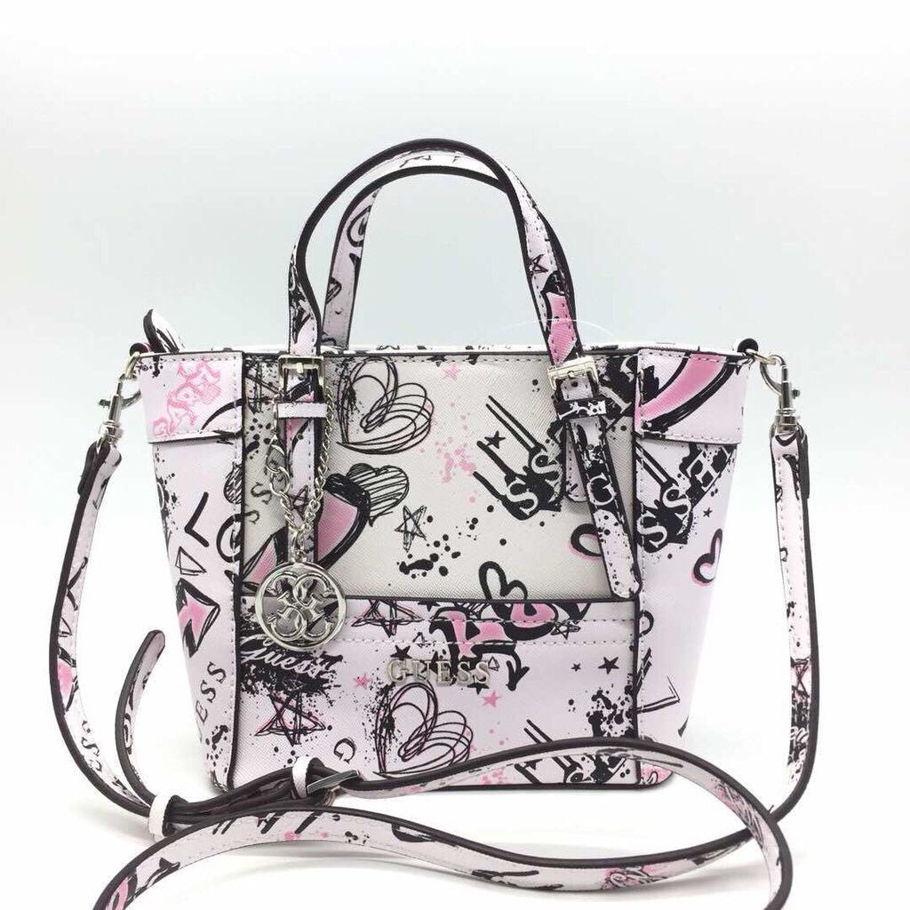 Detail Guess Graffiti Bag Nomer 48