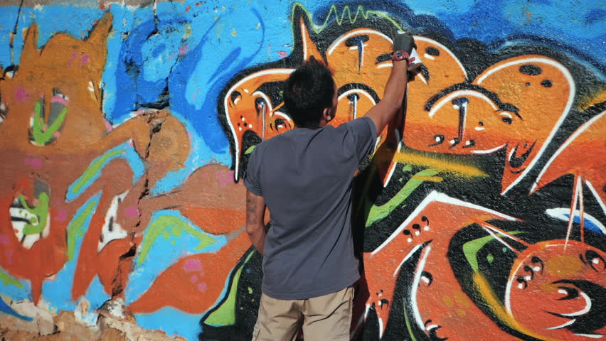 Detail Guy Making Graffiti Nomer 17