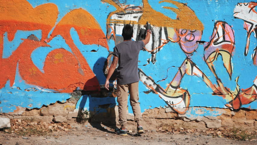 Detail Guy Making Graffiti Nomer 9