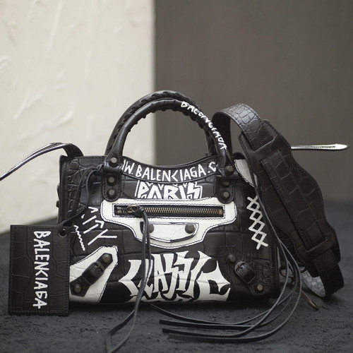 Detail Harga Tas Balenciaga Graffiti Original Nomer 16