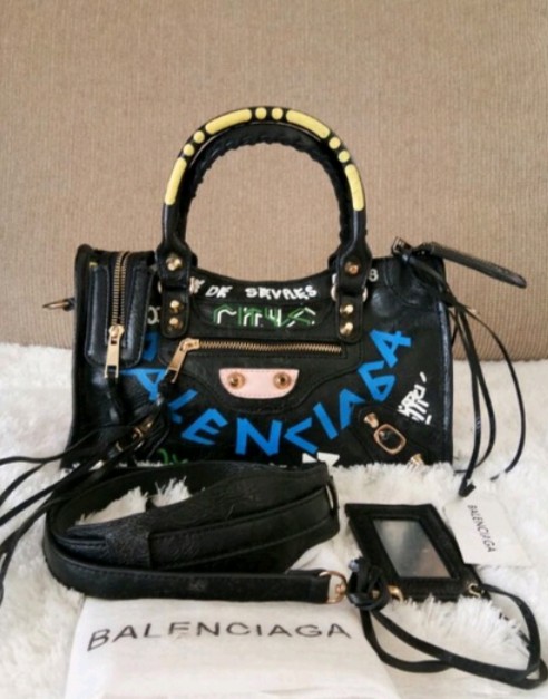 Detail Harga Tas Balenciaga Graffiti Original Nomer 32