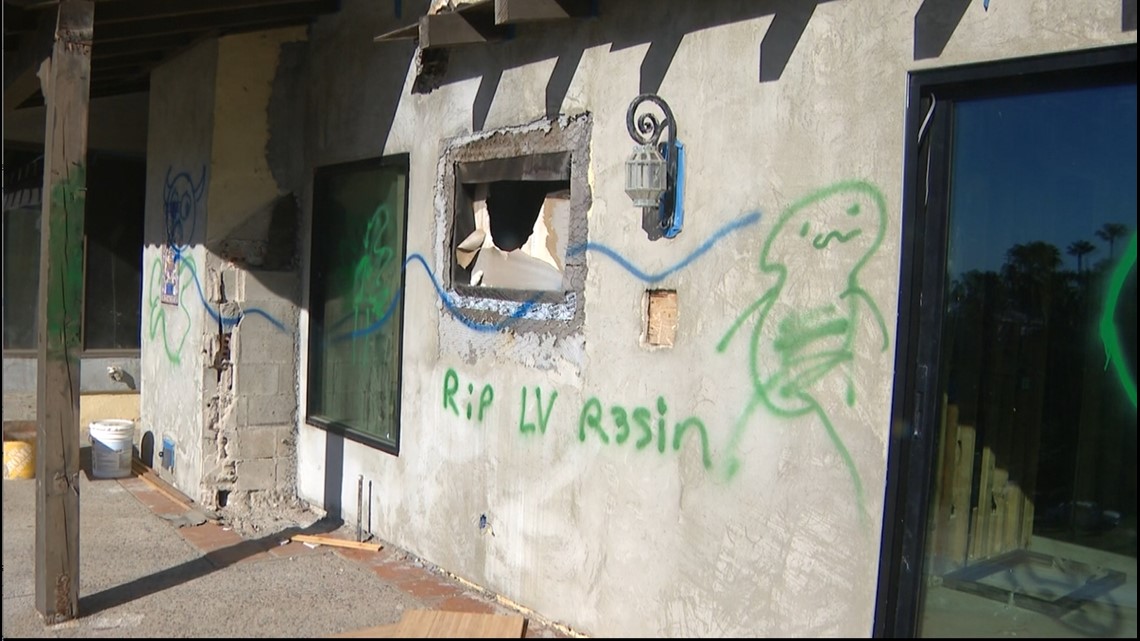 Detail Hell House Graffiti Nomer 32